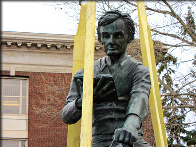 Lincoln Statue Move
