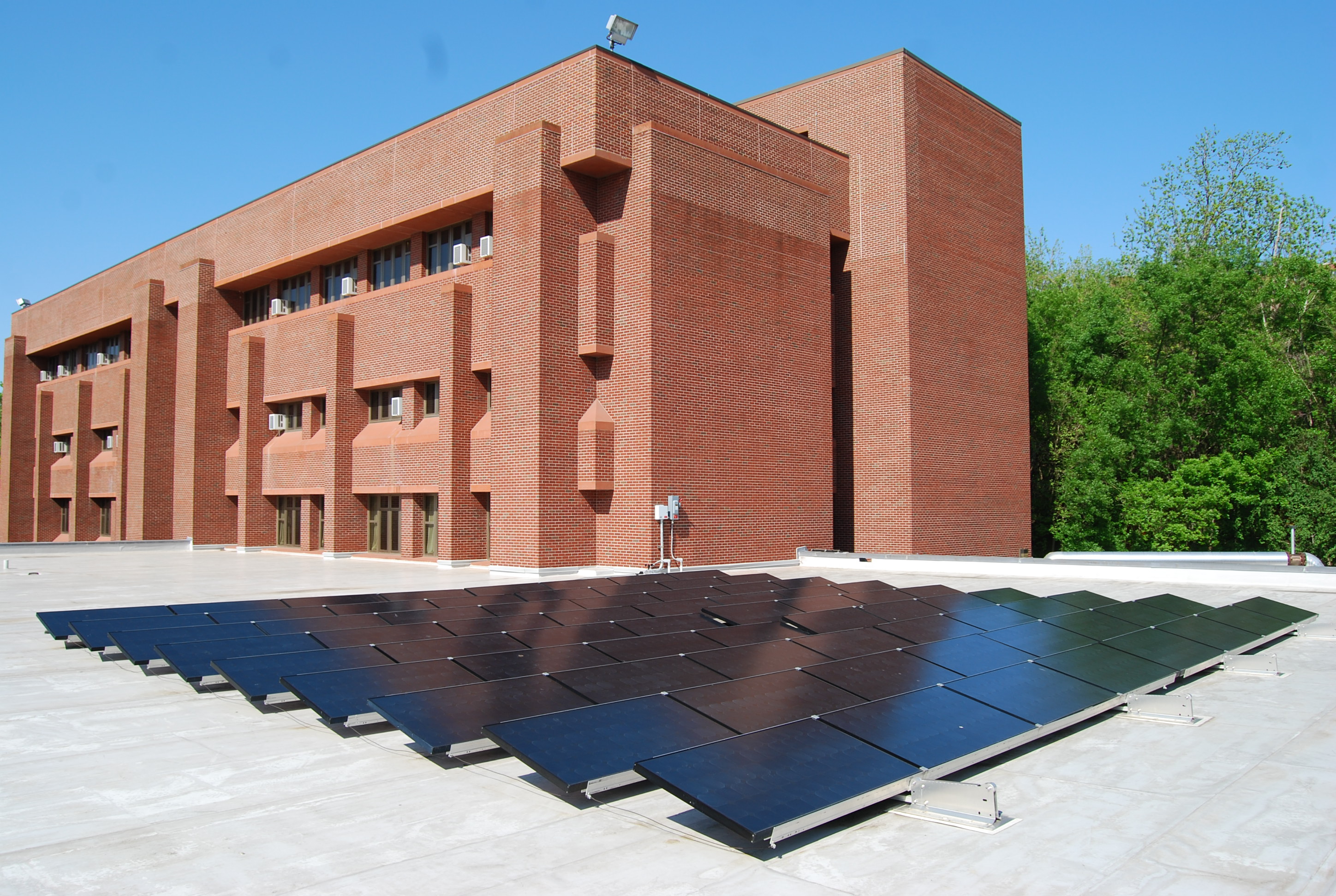 roof mounted photo voltaic array