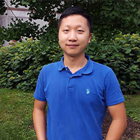 headshot of xiangtau xu