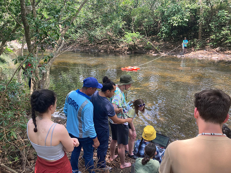 Students working on a 2023 course in Panama.