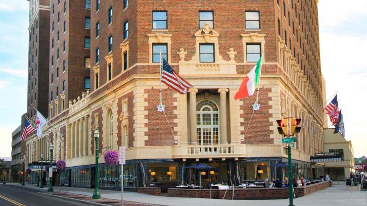 front view of Downtown Marriott hotel at syracuse