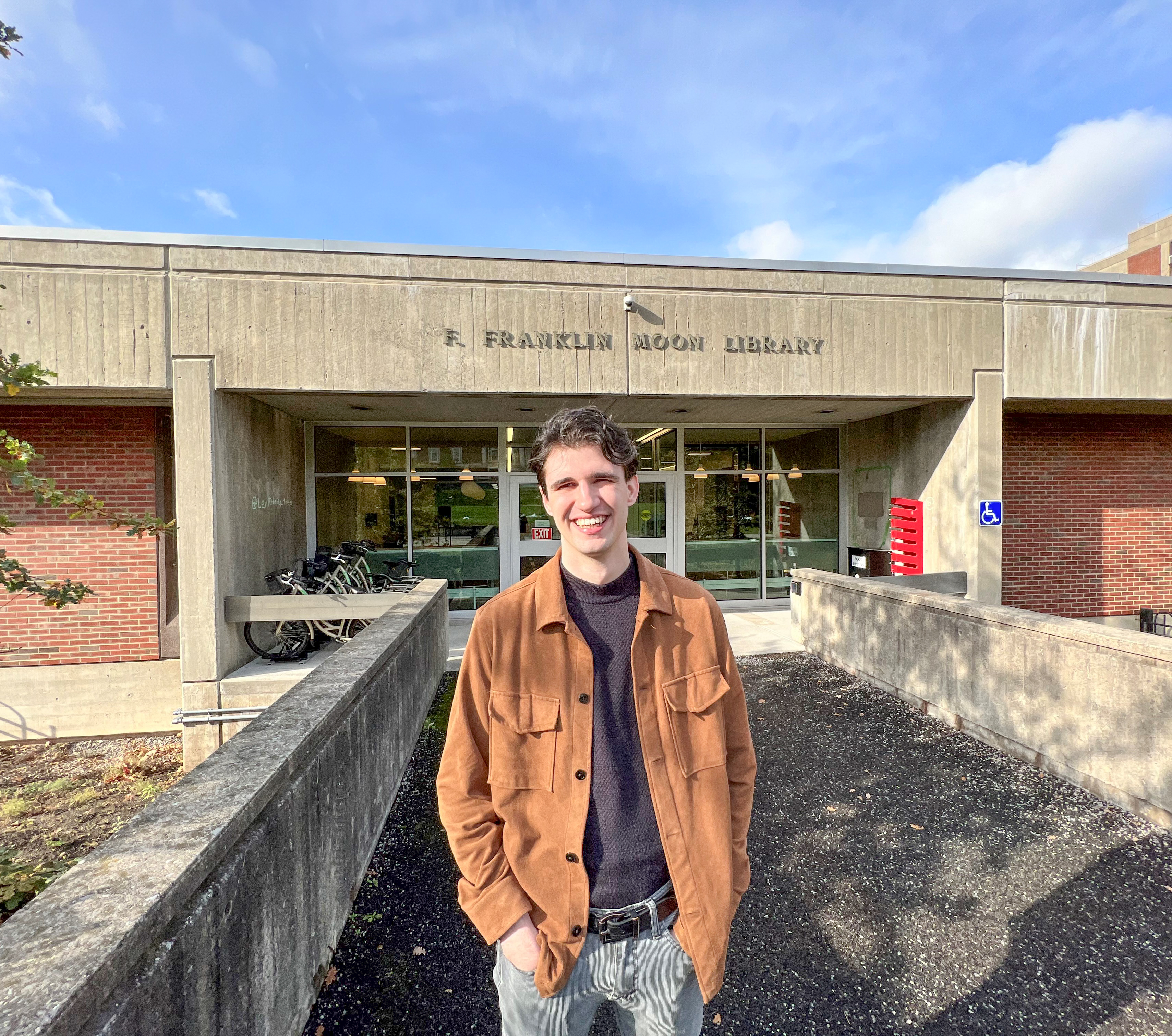 Jacob Gedetsis in front of Moon library